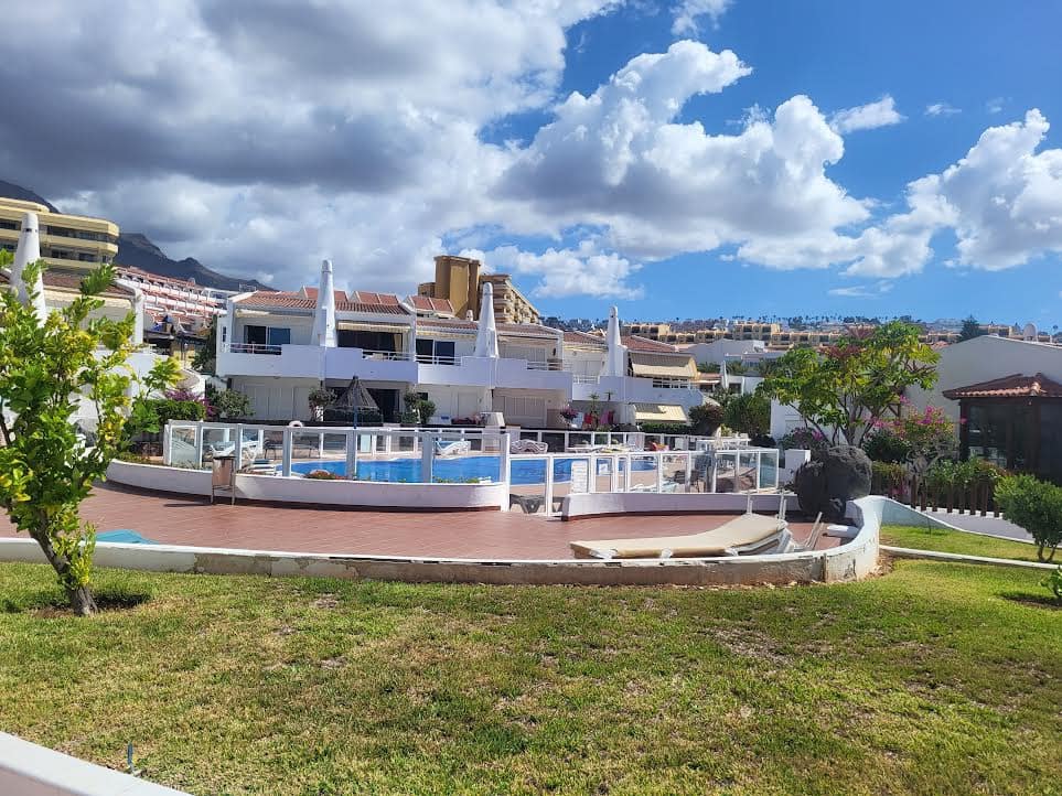 2 bedroom Bungalow for sale in Adeje with pool garage - € 495,000 (Ref: 9840659)