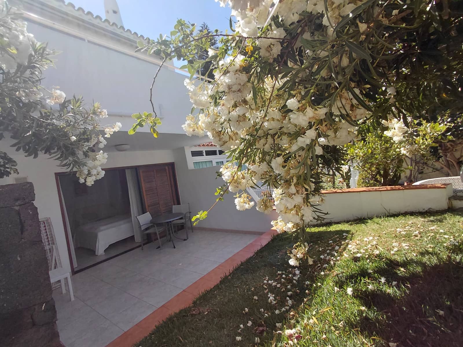 2 bedroom Bungalow for sale in Adeje with pool garage - € 495,000 (Ref: 9840659)