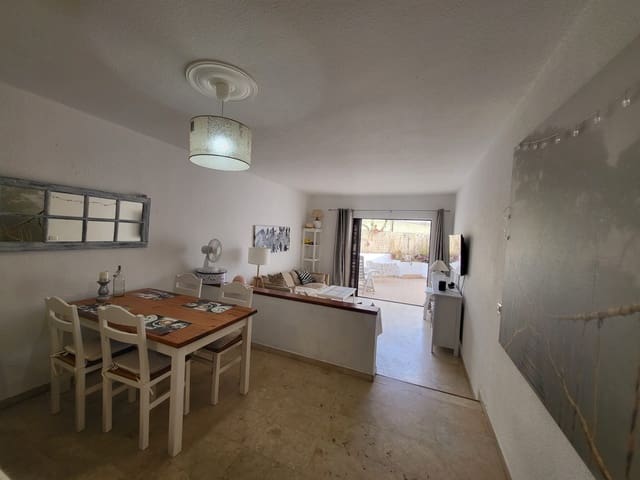 1 makuuhuone Huoneisto vuokrattavana paikassa Adeje mukana uima-altaan - 1 200 € (Ref: 9847943)
