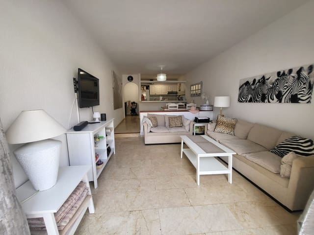 1 makuuhuone Huoneisto vuokrattavana paikassa Adeje mukana uima-altaan - 1 200 € (Ref: 9847943)