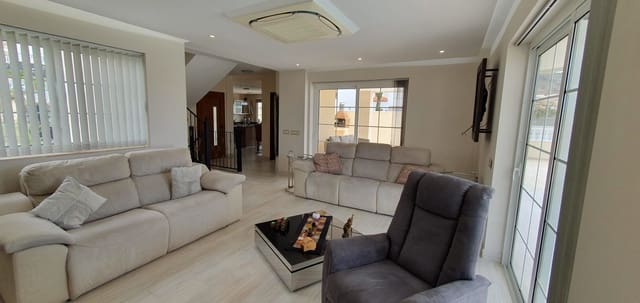 3 soverom Villa til salgs i Adeje med svømmebasseng garasje - € 1 600 000 (Ref: 9867962)