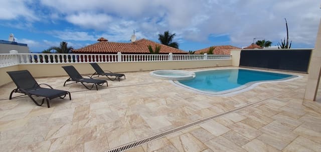 3 soverom Villa til salgs i Adeje med svømmebasseng garasje - € 1 600 000 (Ref: 9867962)