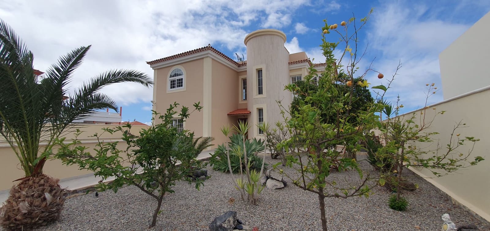 3 soverom Villa til salgs i Adeje med svømmebasseng garasje - € 1 600 000 (Ref: 9867962)