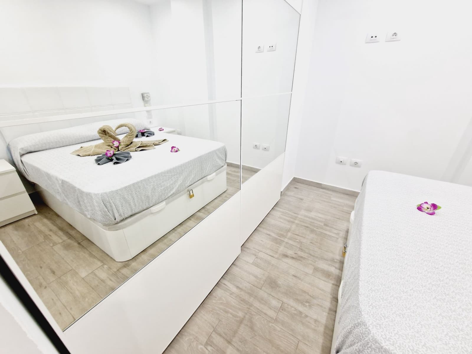 2 bedroom Apartment for sale in Arona with pool - € 385,000 (Ref: 9869696)