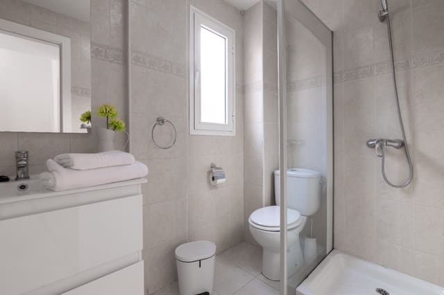 4 slaapkamer Villa te huur in Adeje met garage - € 2.500 (Ref: 9934903)
