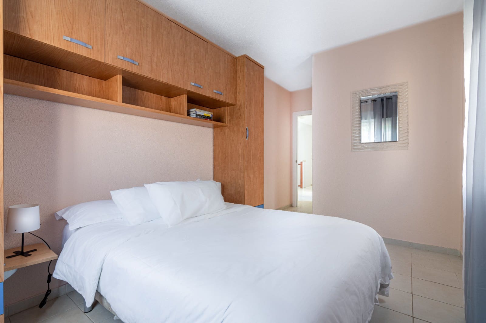 4 slaapkamer Villa te huur in Adeje met garage - € 2.500 (Ref: 9934903)
