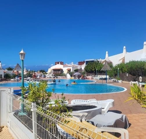 Appartement de 1 chambre à louer à Adeje avec piscine - 1 350 € (Ref: 9934904)