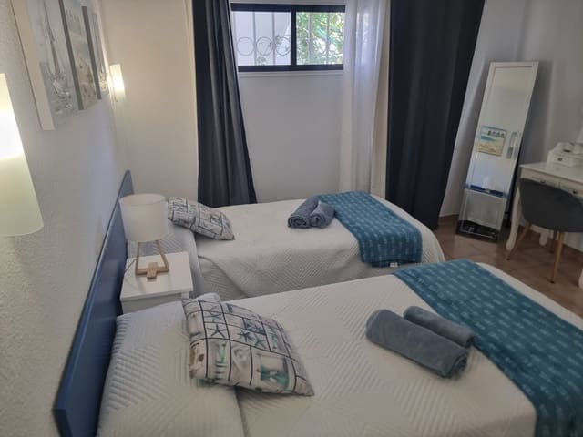 Appartement de 1 chambre à louer à Adeje avec piscine - 1 350 € (Ref: 9934904)
