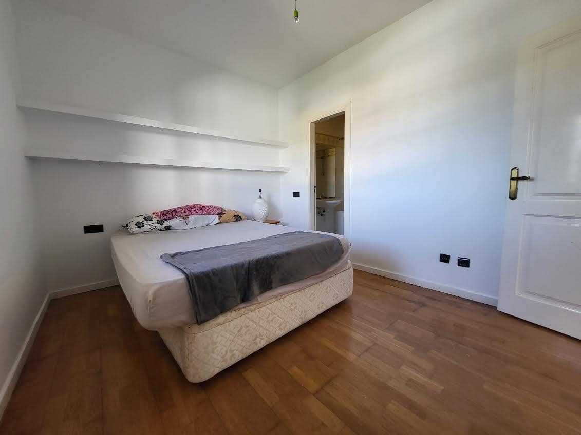 Penthouse de 3 chambres à louer à Arona avec garage - 1 800 € (Ref: 9934908)