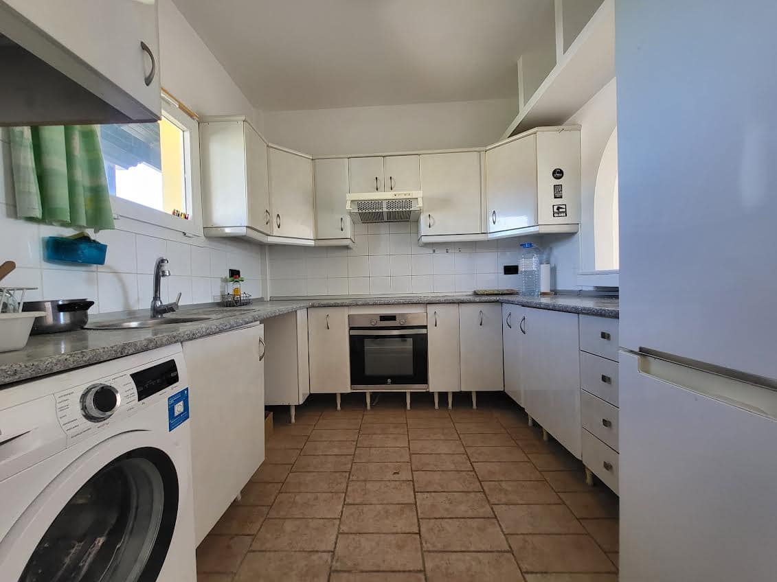 Penthouse de 3 chambres à louer à Arona avec garage - 1 800 € (Ref: 9934908)