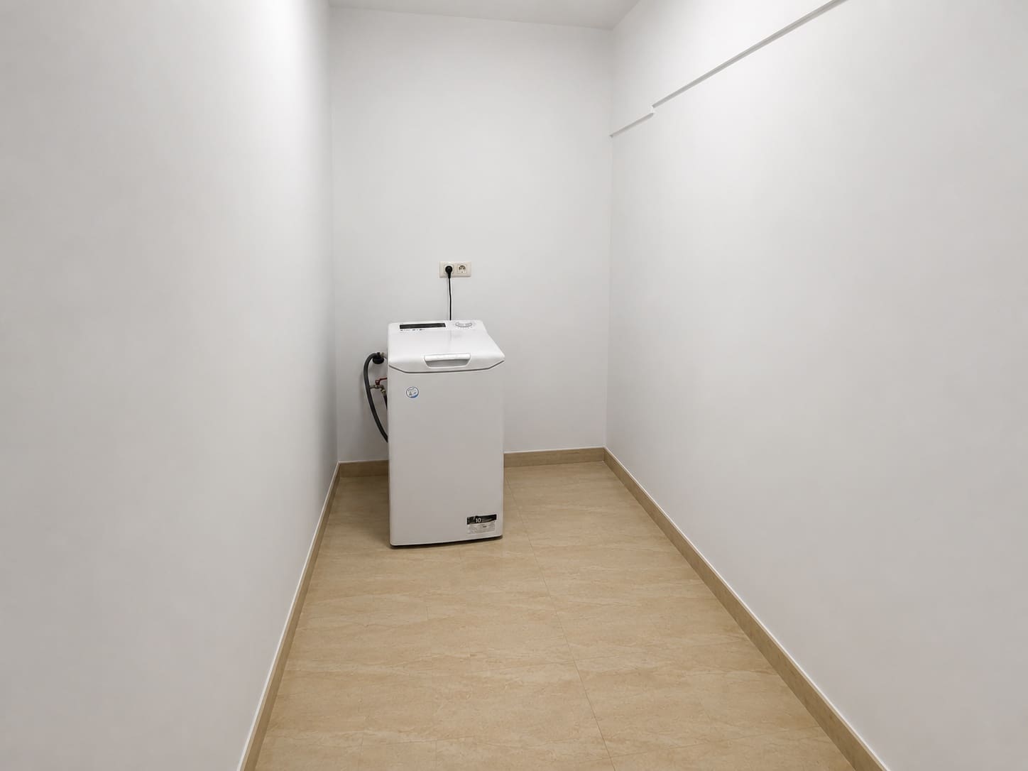 1 makuuhuone Huoneisto vuokrattavana paikassa Adeje mukana uima-altaan - 1 500 € (Ref: 9943209)
