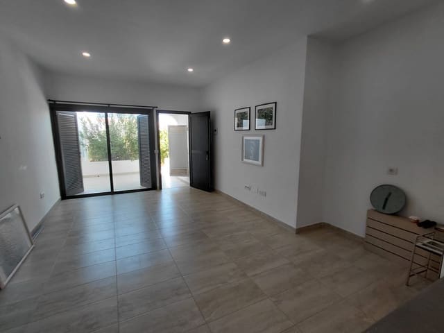1 makuuhuone Huoneisto vuokrattavana paikassa Adeje mukana uima-altaan - 1 500 € (Ref: 9943209)