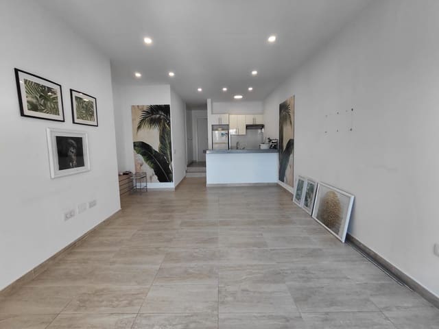 1 makuuhuone Huoneisto vuokrattavana paikassa Adeje mukana uima-altaan - 1 500 € (Ref: 9943209)