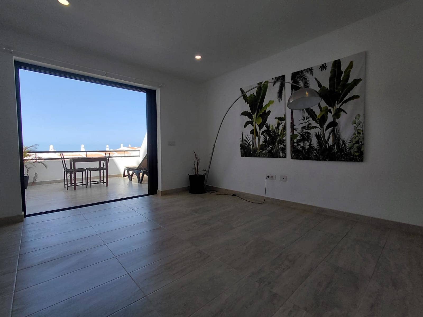 1 makuuhuone Huoneisto vuokrattavana paikassa Adeje mukana uima-altaan - 1 500 € (Ref: 9943209)