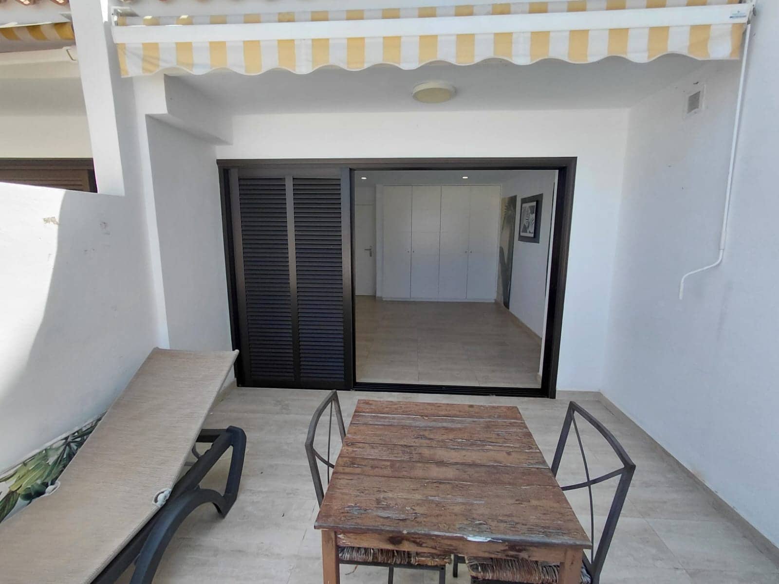 1 makuuhuone Huoneisto vuokrattavana paikassa Adeje mukana uima-altaan - 1 500 € (Ref: 9943209)