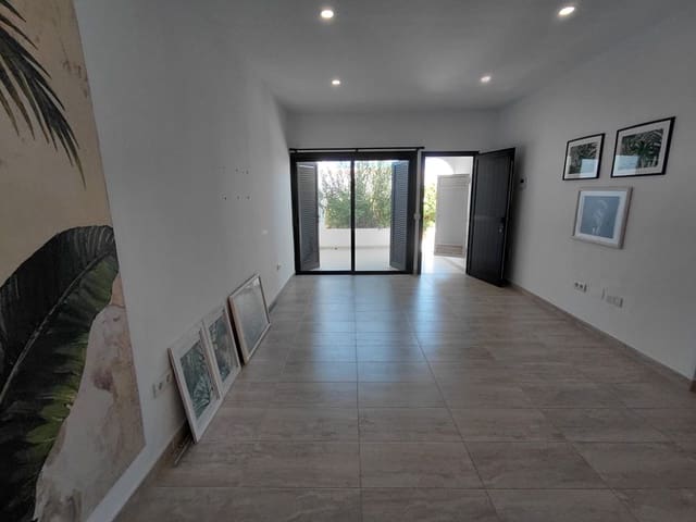 1 makuuhuone Huoneisto vuokrattavana paikassa Adeje mukana uima-altaan - 1 500 € (Ref: 9943209)