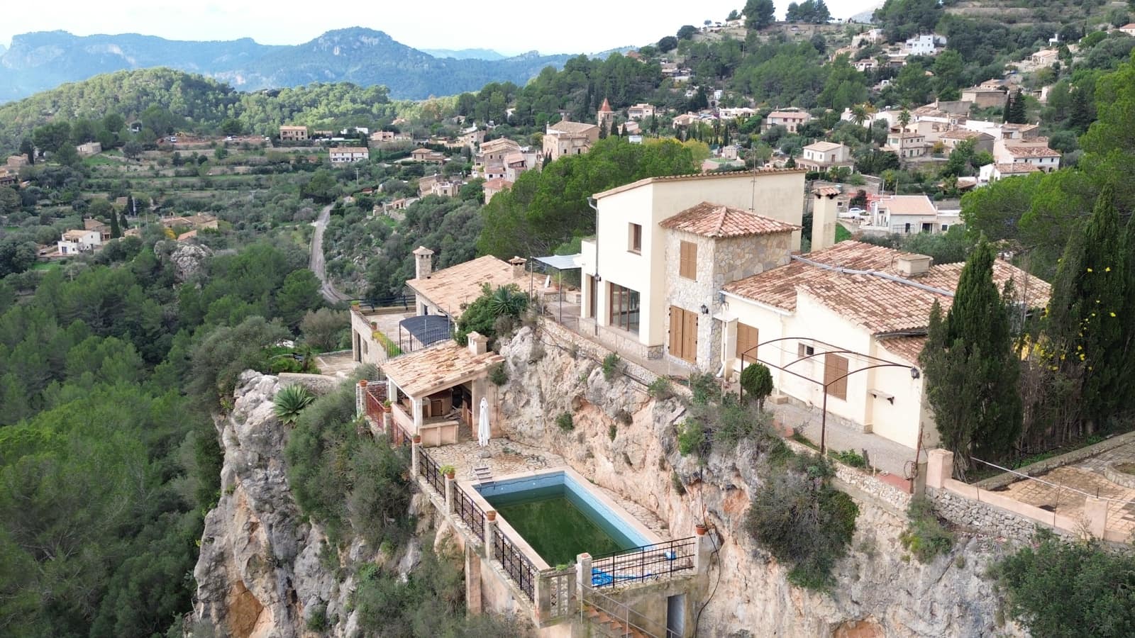 4 soveværelse Villa til salg i Puigpunyent med swimmingpool garage - € 1.250.000 (Ref: 9628359)