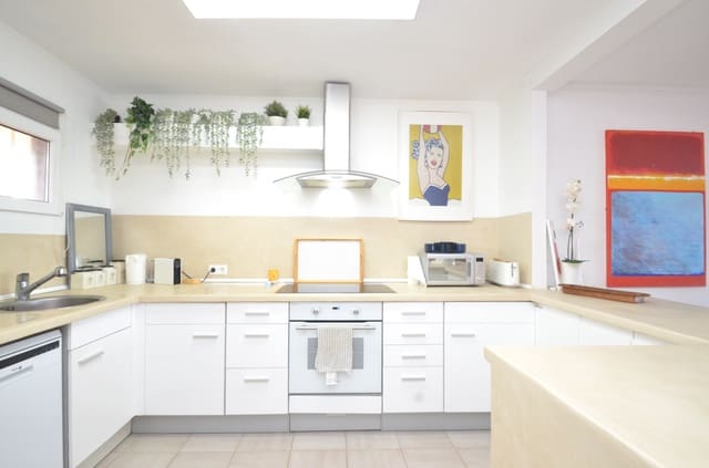 2 bedroom Beach Apartment for rent in Cala Vinyes / Cala Vinyas / Cala Viñas, Calvià with pool garage - € 2,000 (Ref: 9631388)