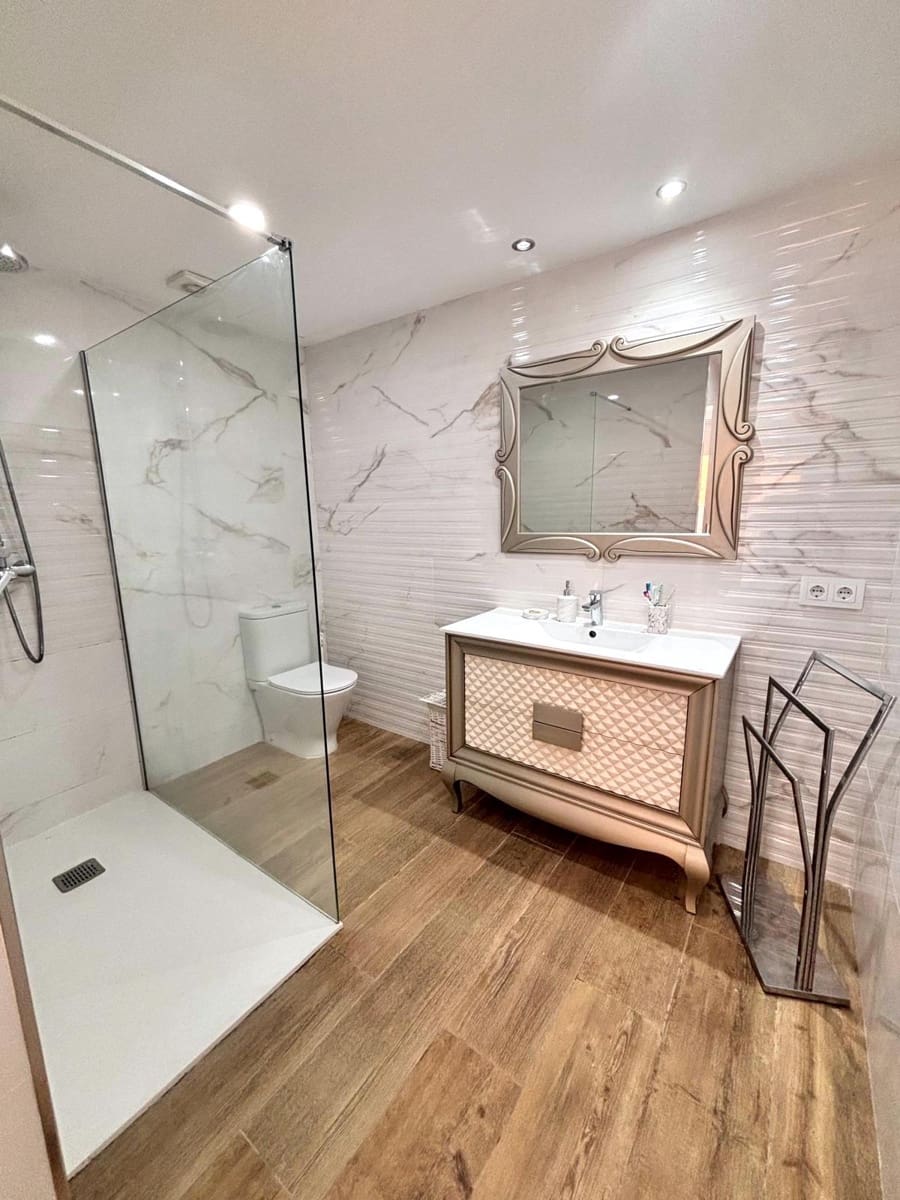 Appartement de 3 chambres à louer à Palma de Mallorca avec piscine - 2 500 € (Ref: 9631444)