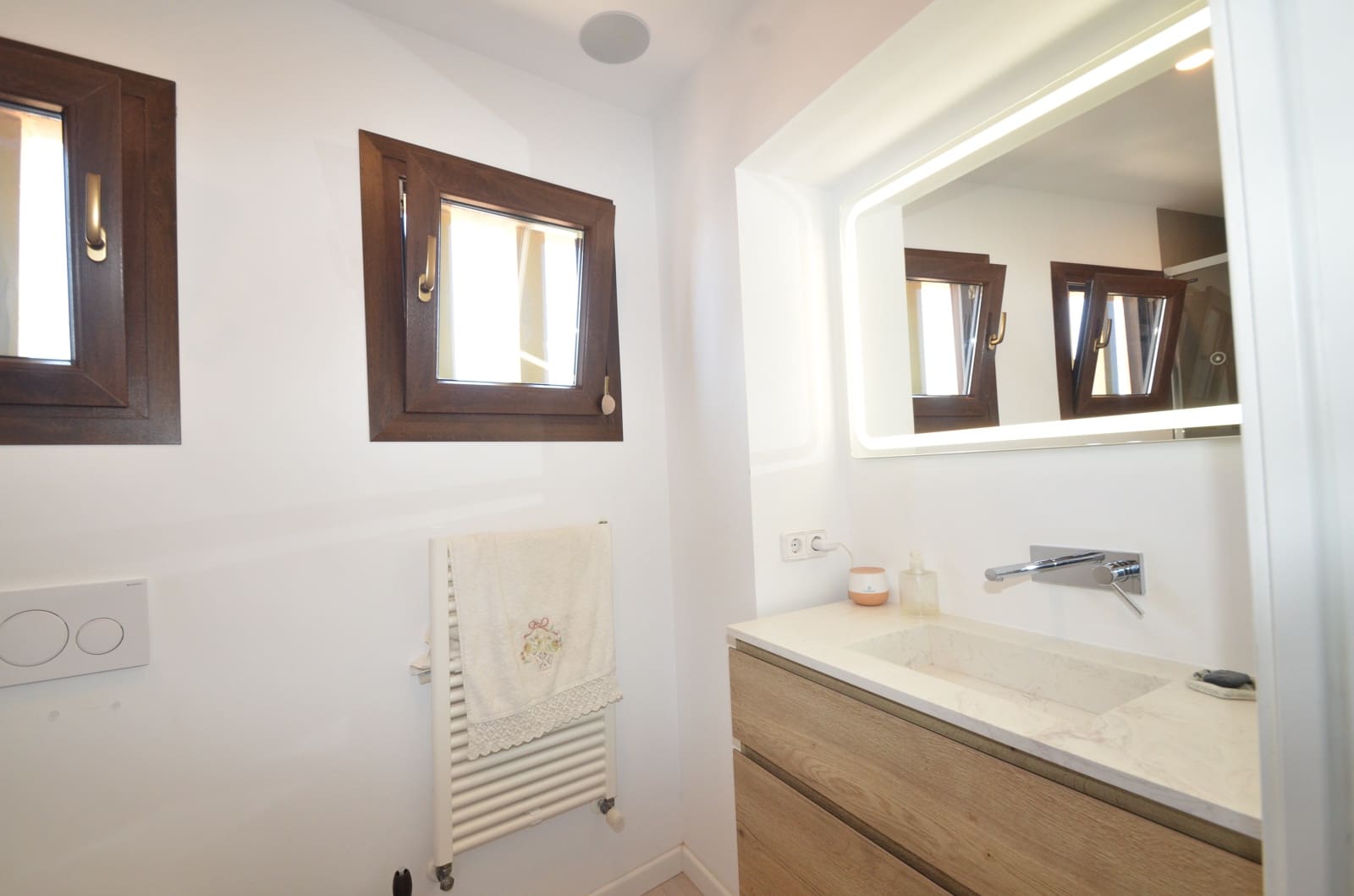 2 bedroom Apartment for rent in Palma de Mallorca - € 2,000 (Ref: 9831939)