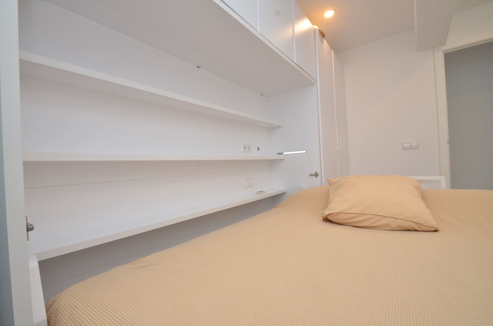 2 bedroom Apartment for rent in Palma de Mallorca - € 2,000 (Ref: 9831939)