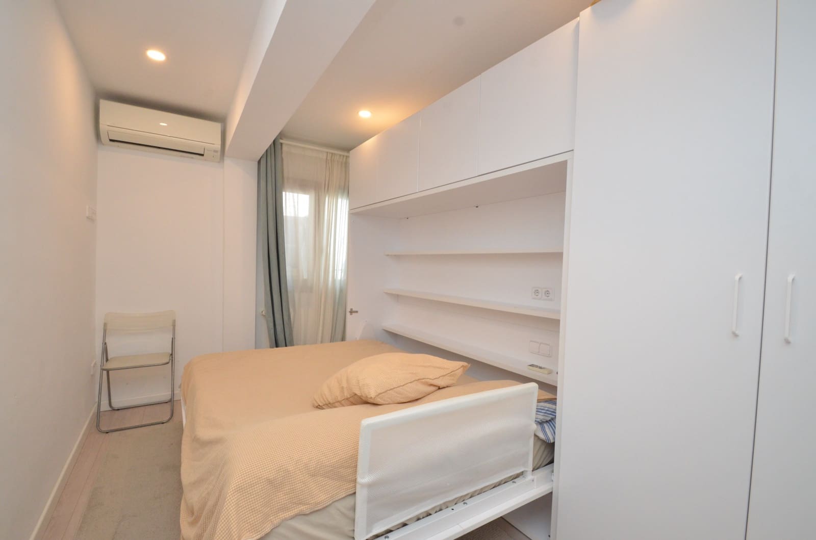 2 bedroom Apartment for rent in Palma de Mallorca - € 2,000 (Ref: 9831939)