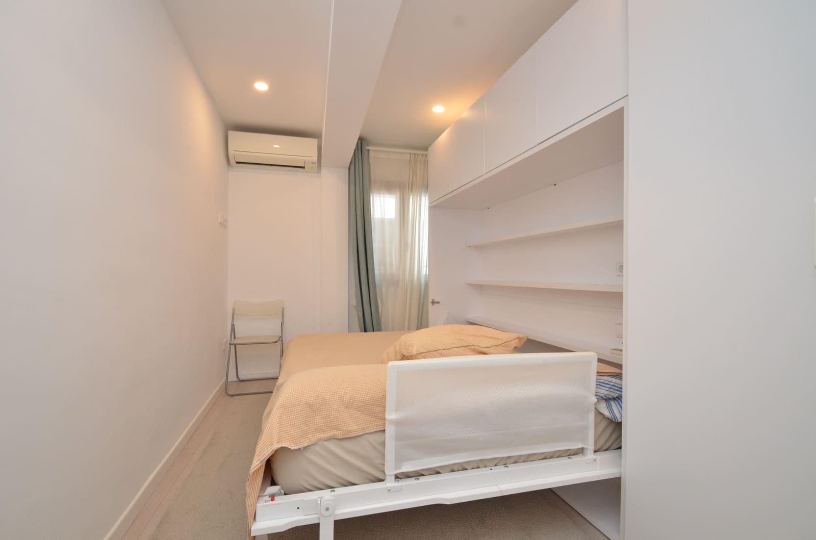 2 bedroom Apartment for rent in Palma de Mallorca - € 2,000 (Ref: 9831939)