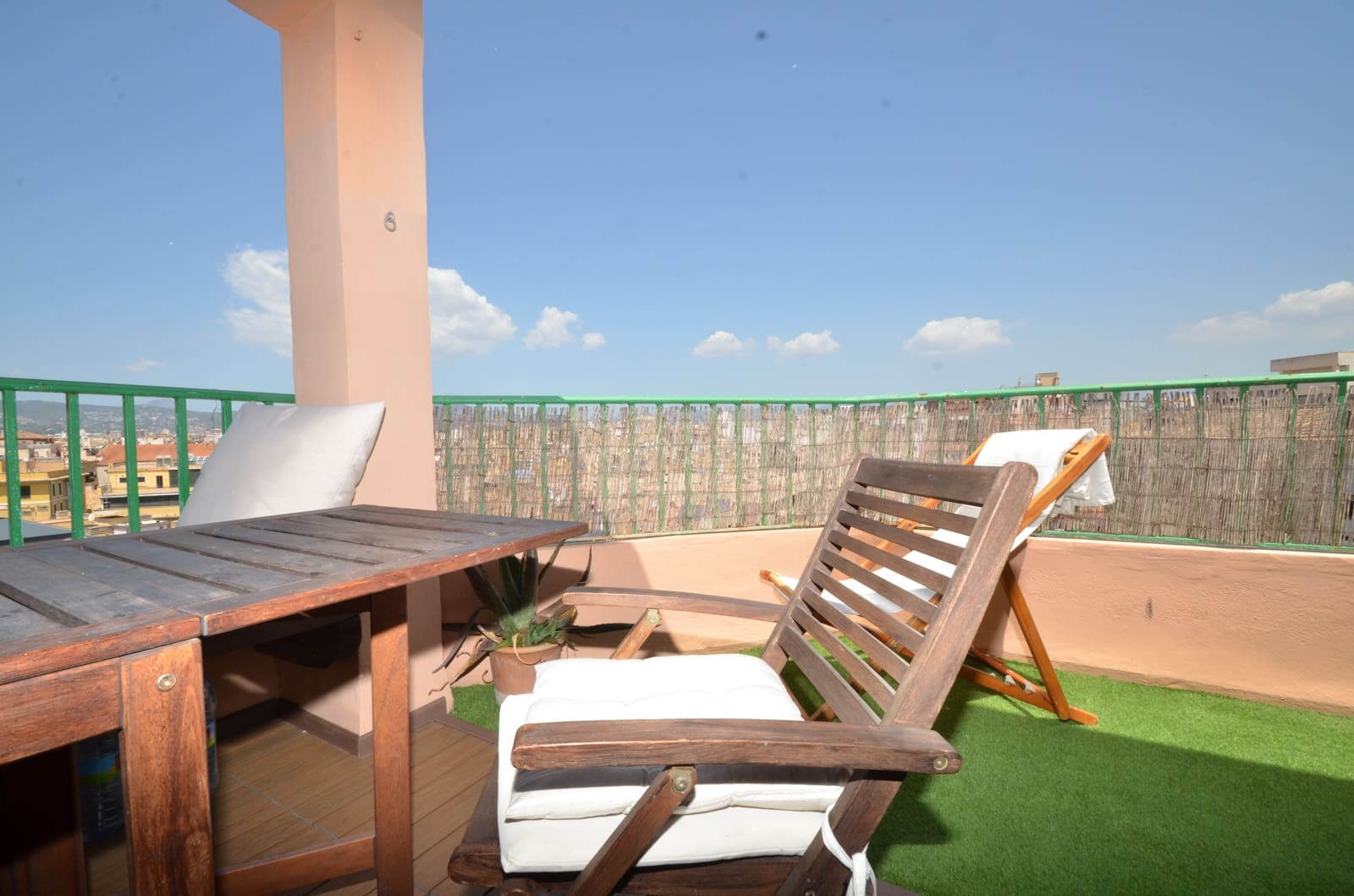 2 bedroom Apartment for rent in Palma de Mallorca - € 2,000 (Ref: 9831939)