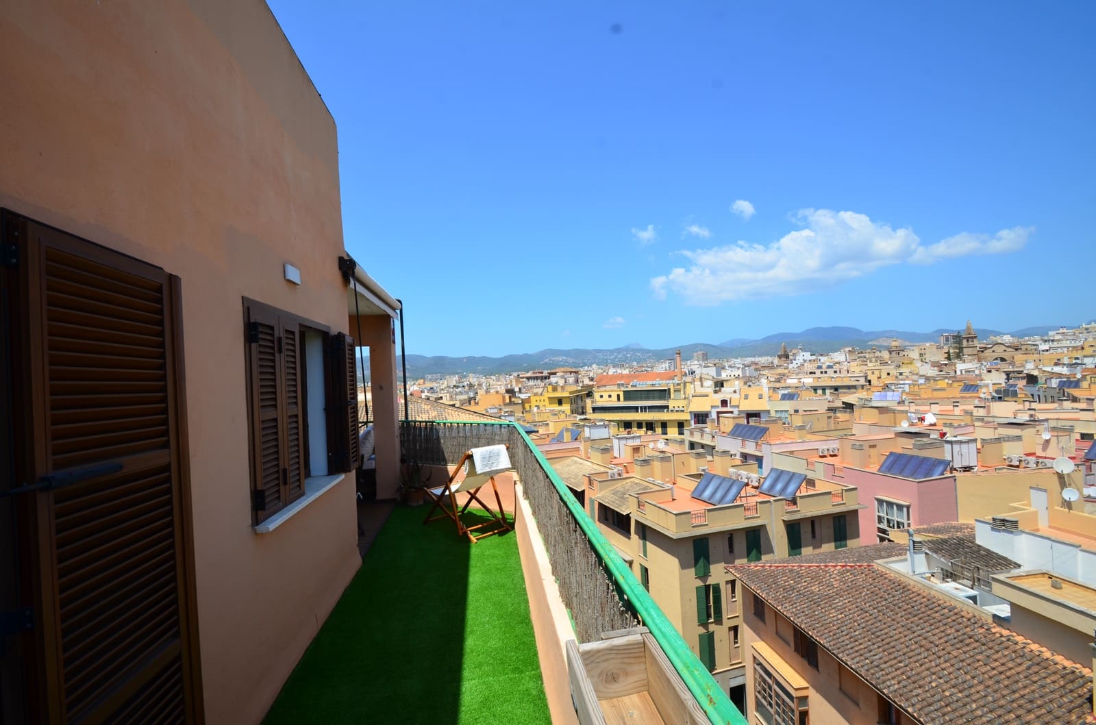 2 bedroom Apartment for rent in Palma de Mallorca - € 2,000 (Ref: 9831939)