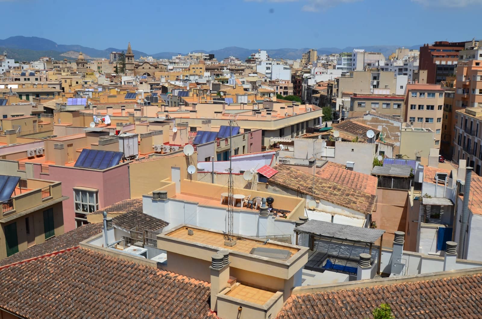 2 bedroom Apartment for rent in Palma de Mallorca - € 2,000 (Ref: 9831939)
