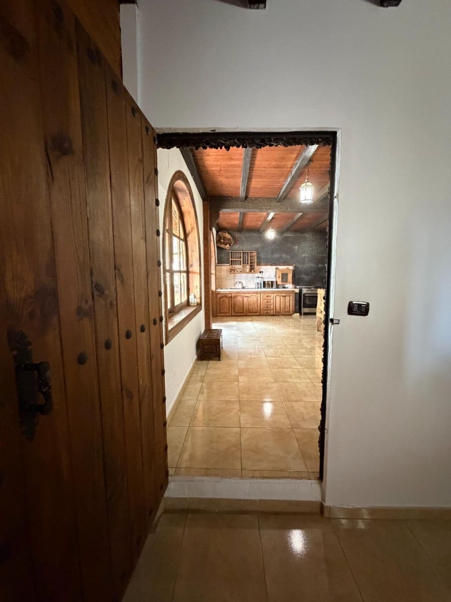 2 bedroom Finca/Country House for rent in Guimar with pool - € 1,800 (Ref: 9671153)