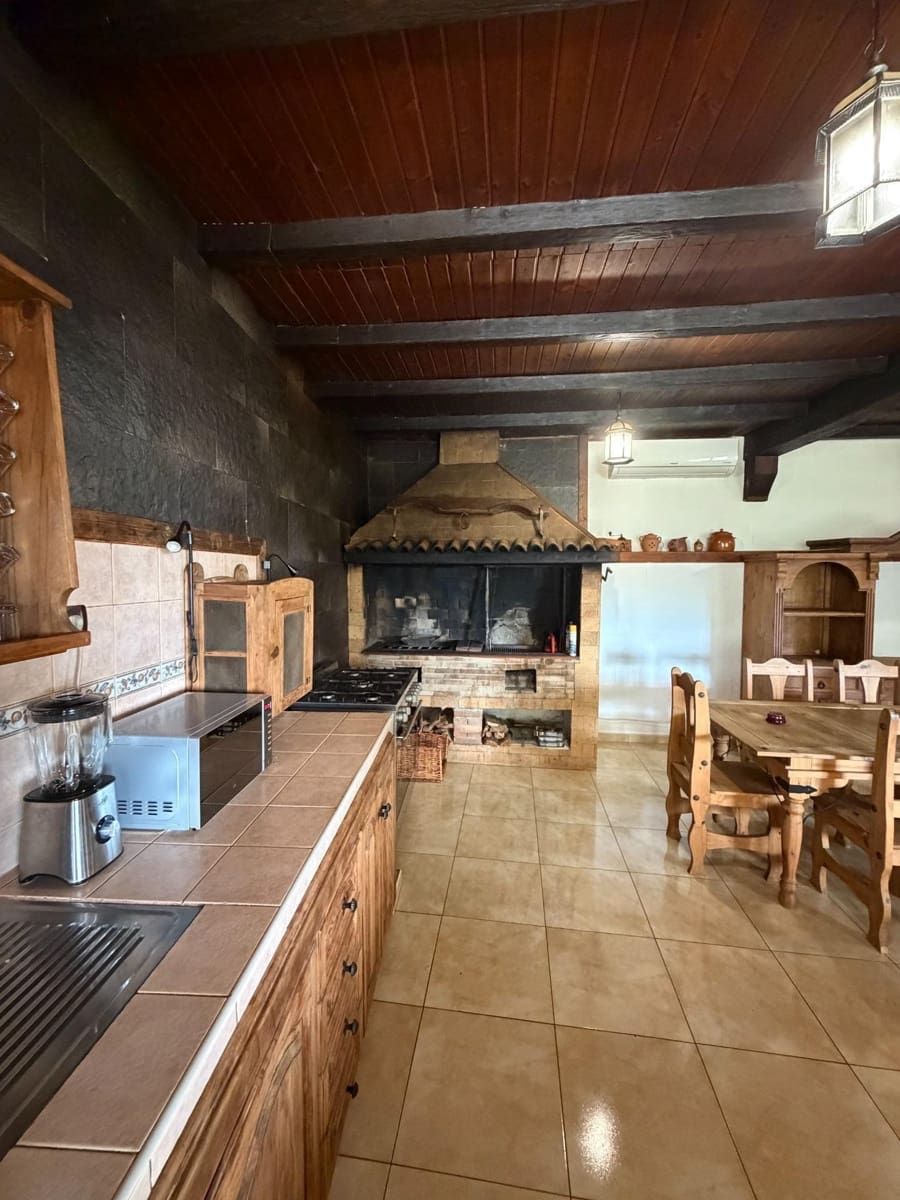 2 bedroom Finca/Country House for rent in Guimar with pool - € 1,800 (Ref: 9671153)