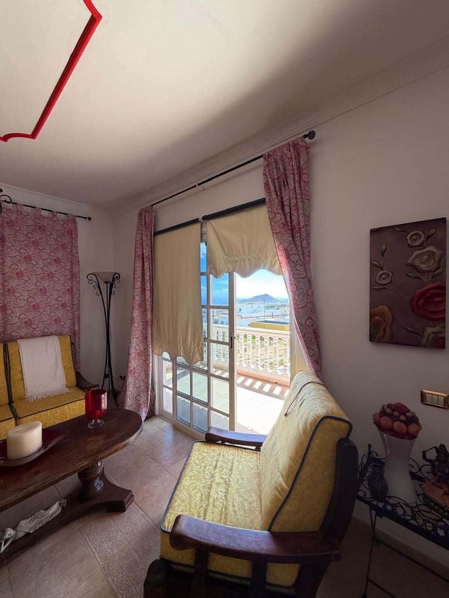 Chalet de 4 habitaciones en Araya en venta con garaje - 550.000 € (Ref: 9674218)