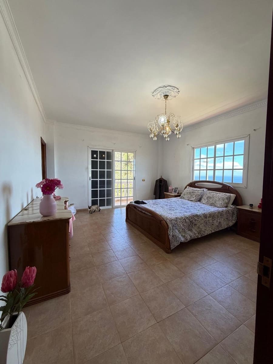 Chalet de 4 habitaciones en Araya en venta con garaje - 550.000 € (Ref: 9674218)