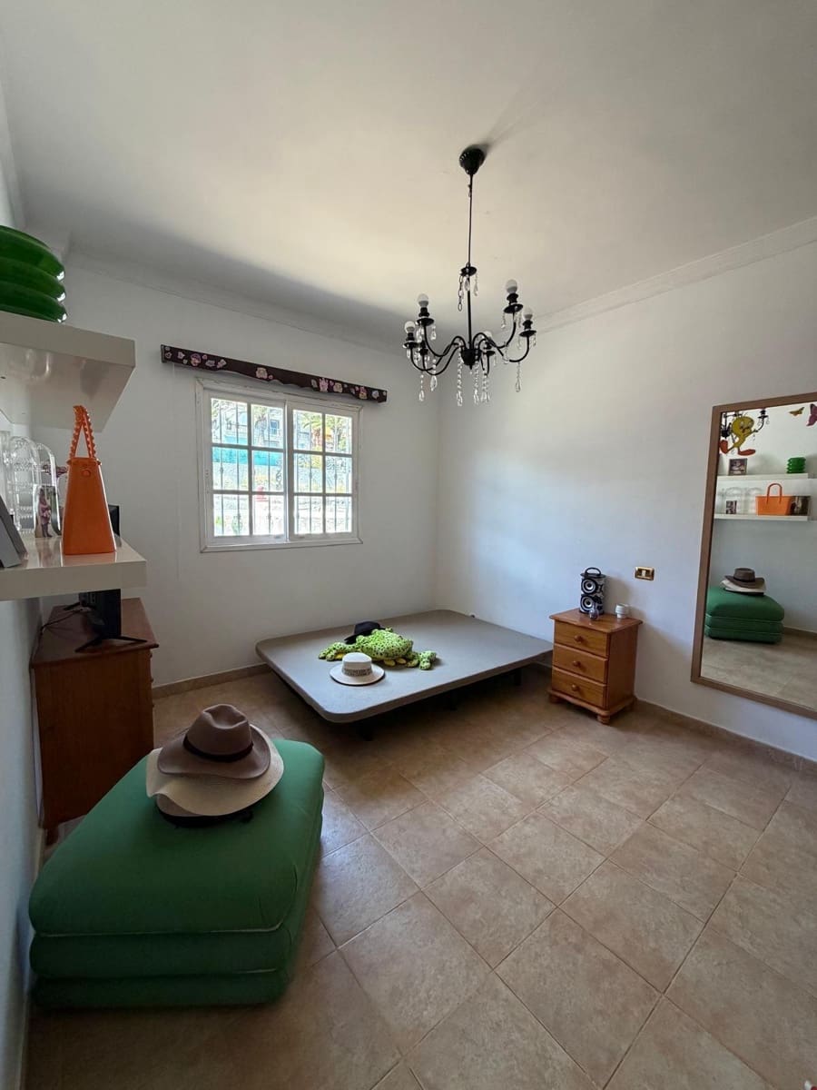 Chalet de 4 habitaciones en Araya en venta con garaje - 550.000 € (Ref: 9674218)