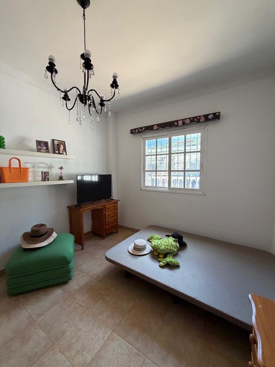 Chalet de 4 habitaciones en Araya en venta con garaje - 550.000 € (Ref: 9674218)