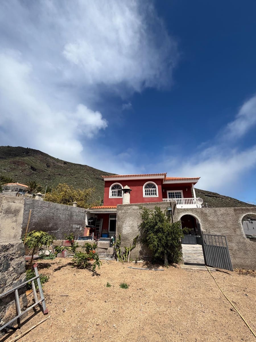 Chalet de 4 habitaciones en Araya en venta con garaje - 550.000 € (Ref: 9674218)