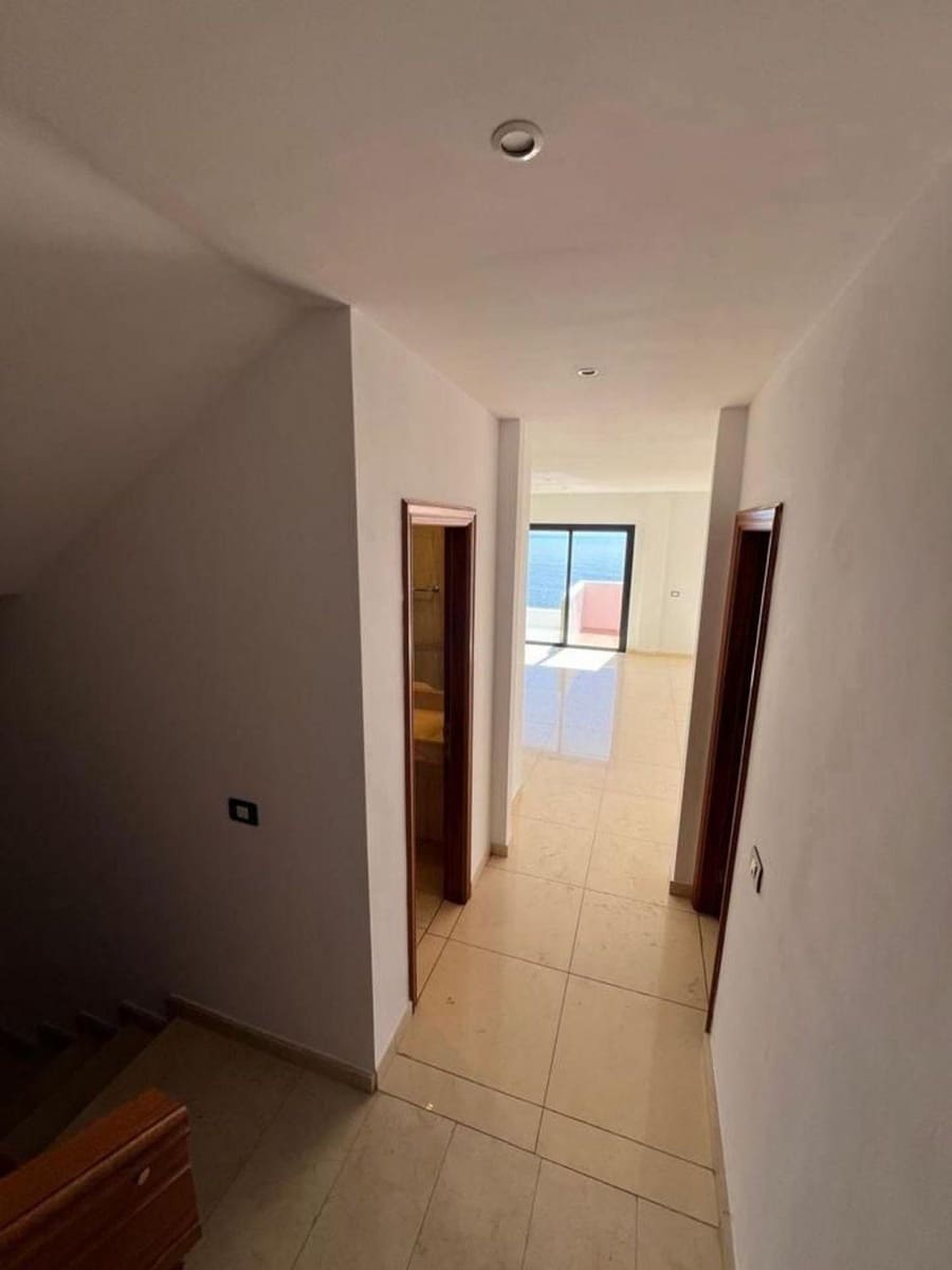 5 makuuhuone Rivitalo myytävänä paikassa El Rosario mukana 
autotalli - 490 000 € (Ref: 9677478)