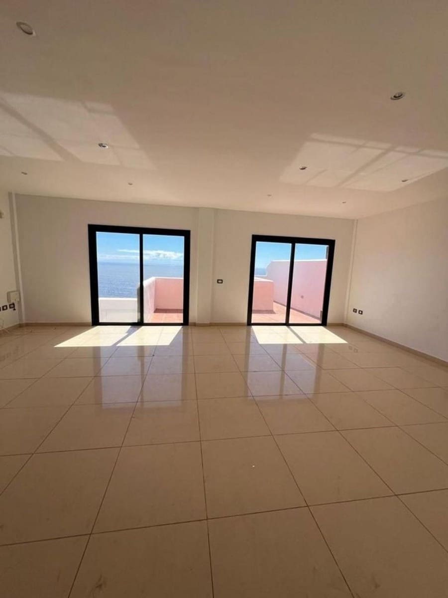 5 makuuhuone Rivitalo myytävänä paikassa El Rosario mukana 
autotalli - 490 000 € (Ref: 9677478)