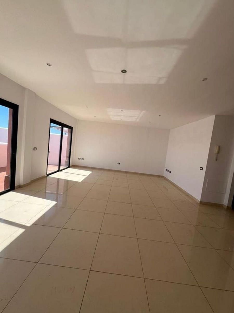 5 makuuhuone Rivitalo myytävänä paikassa El Rosario mukana 
autotalli - 490 000 € (Ref: 9677478)