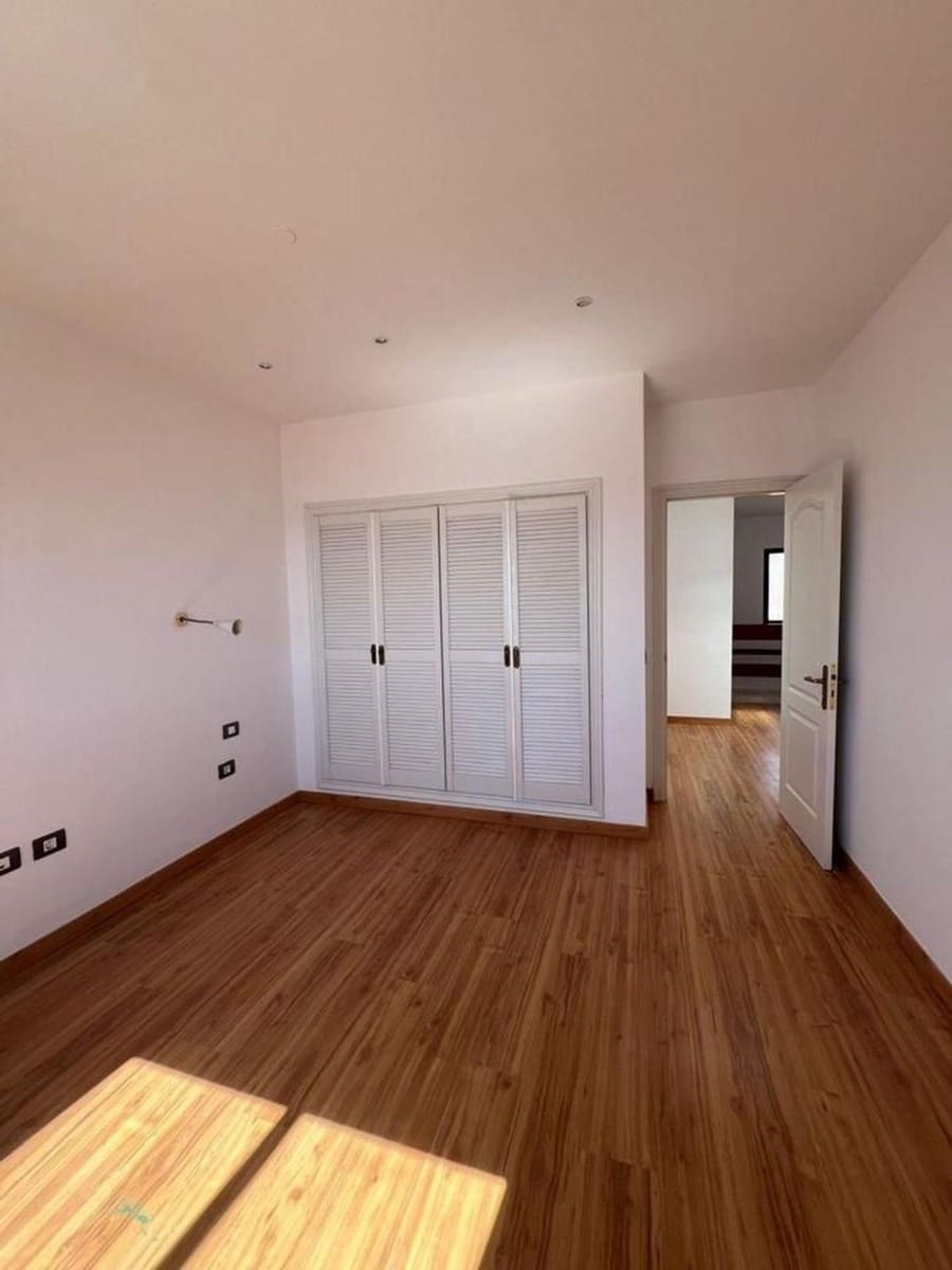 5 makuuhuone Rivitalo myytävänä paikassa El Rosario mukana 
autotalli - 490 000 € (Ref: 9677478)