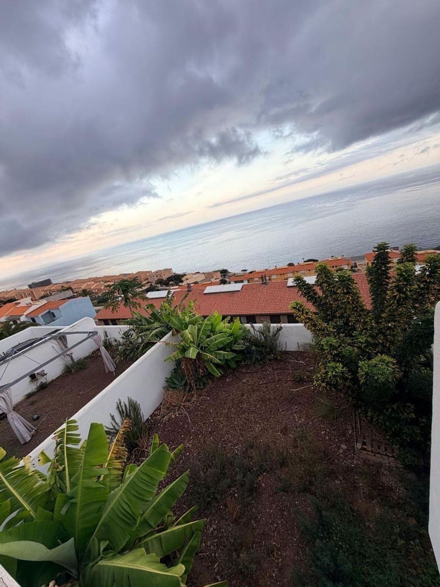 5 makuuhuone Rivitalo myytävänä paikassa El Rosario mukana 
autotalli - 490 000 € (Ref: 9677478)