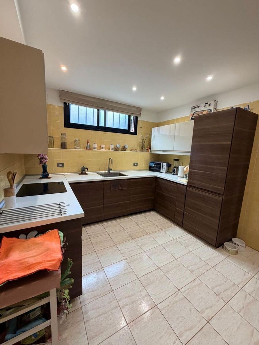 5 makuuhuone Rivitalo myytävänä paikassa El Rosario mukana 
autotalli - 490 000 € (Ref: 9677478)