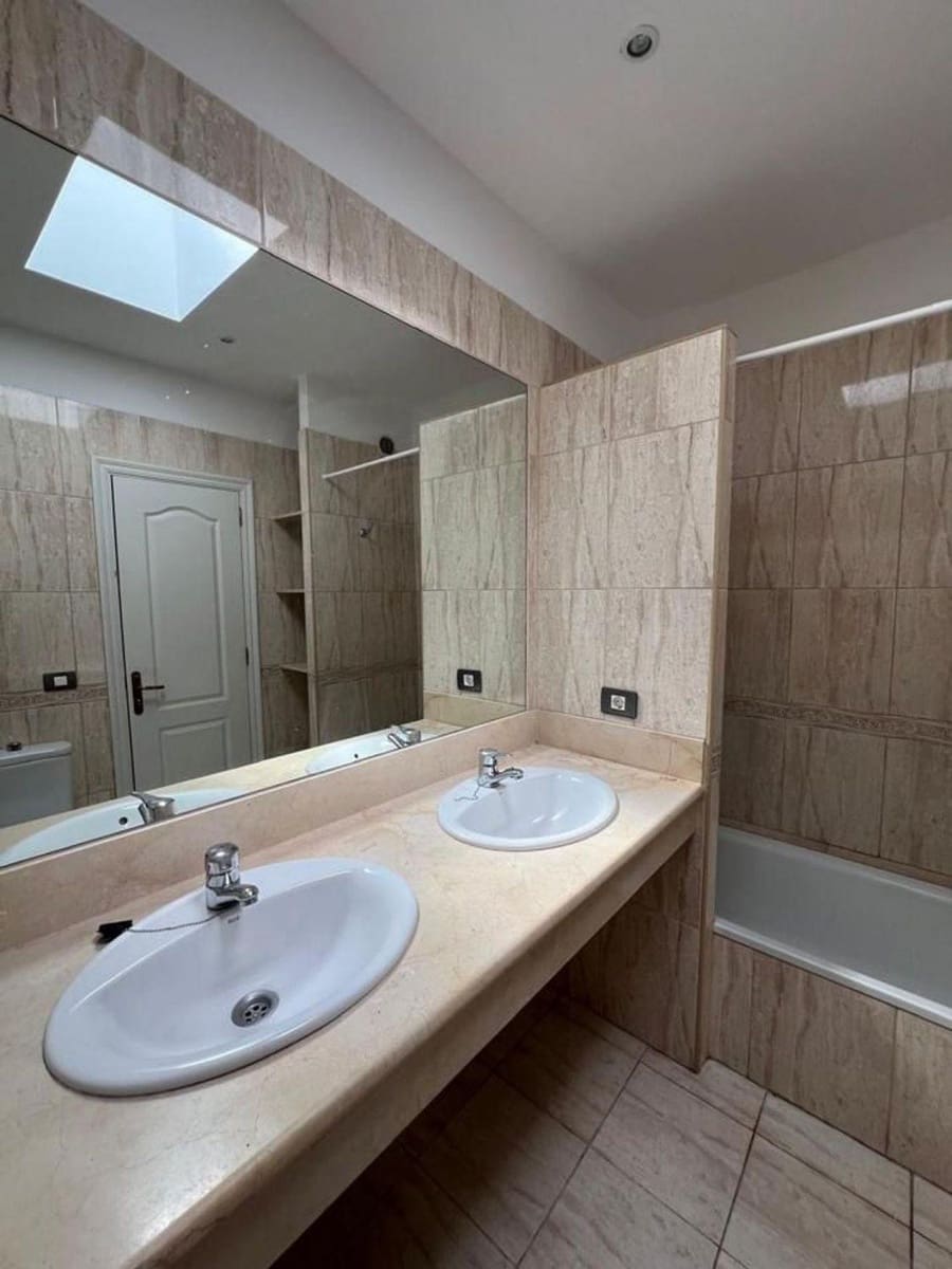 5 makuuhuone Rivitalo myytävänä paikassa El Rosario mukana 
autotalli - 490 000 € (Ref: 9677478)