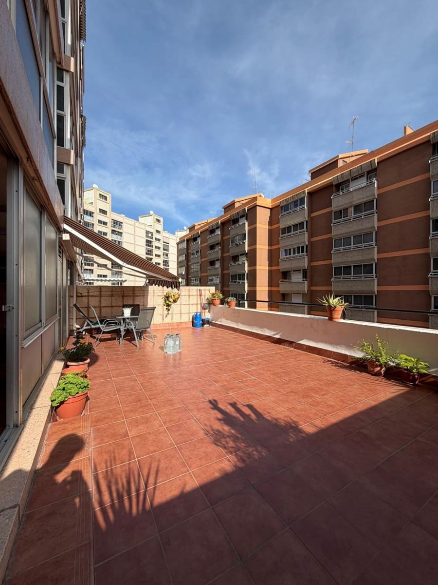 3 Zimmer Apartment zu verkaufen in Santa Cruz de Tenerife mit Garage - 476.000 € (Ref: 9677488)
