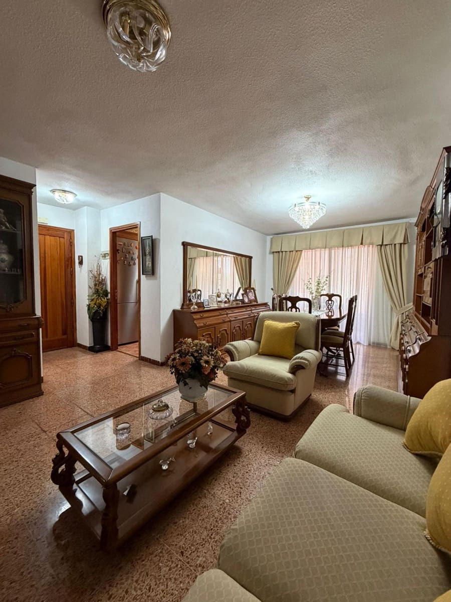 3 Zimmer Apartment zu verkaufen in Santa Cruz de Tenerife mit Garage - 476.000 € (Ref: 9677488)