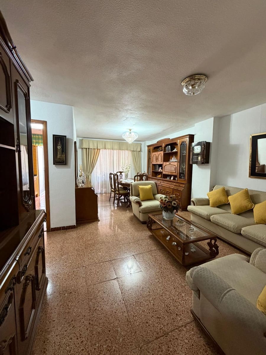 3 Zimmer Apartment zu verkaufen in Santa Cruz de Tenerife mit Garage - 476.000 € (Ref: 9677488)