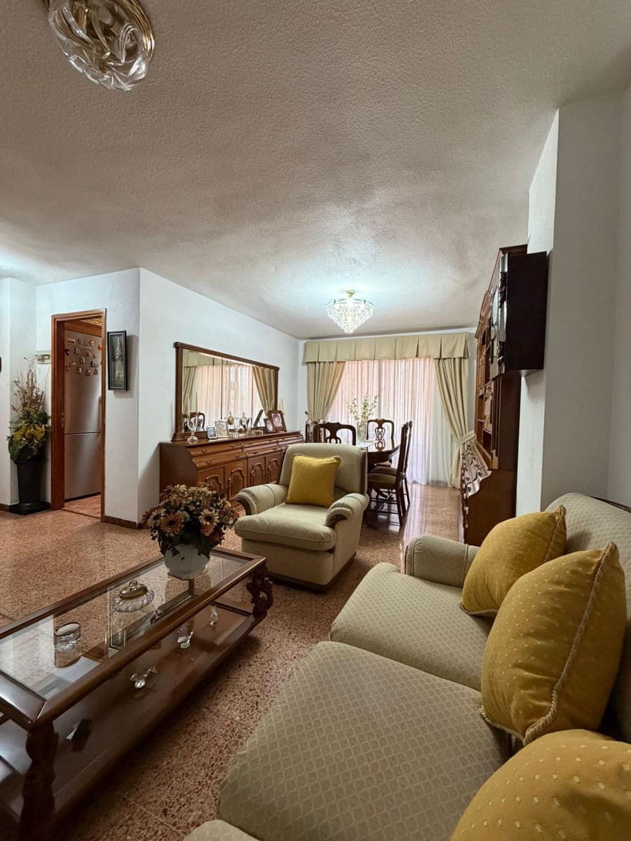 3 Zimmer Apartment zu verkaufen in Santa Cruz de Tenerife mit Garage - 476.000 € (Ref: 9677488)
