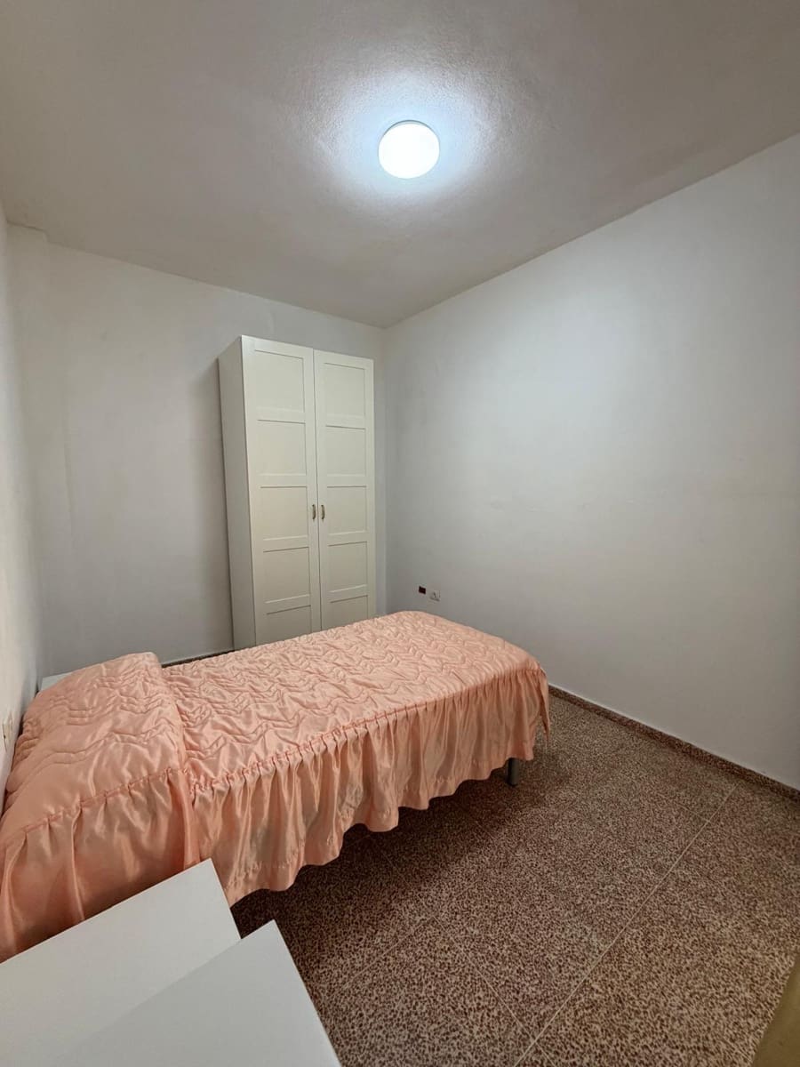 6 chambre Villa/Maison Semi-Mitoyenne à vendre à Santa Cruz de Tenerife avec garage - 450 000 € (Ref: 9677493)