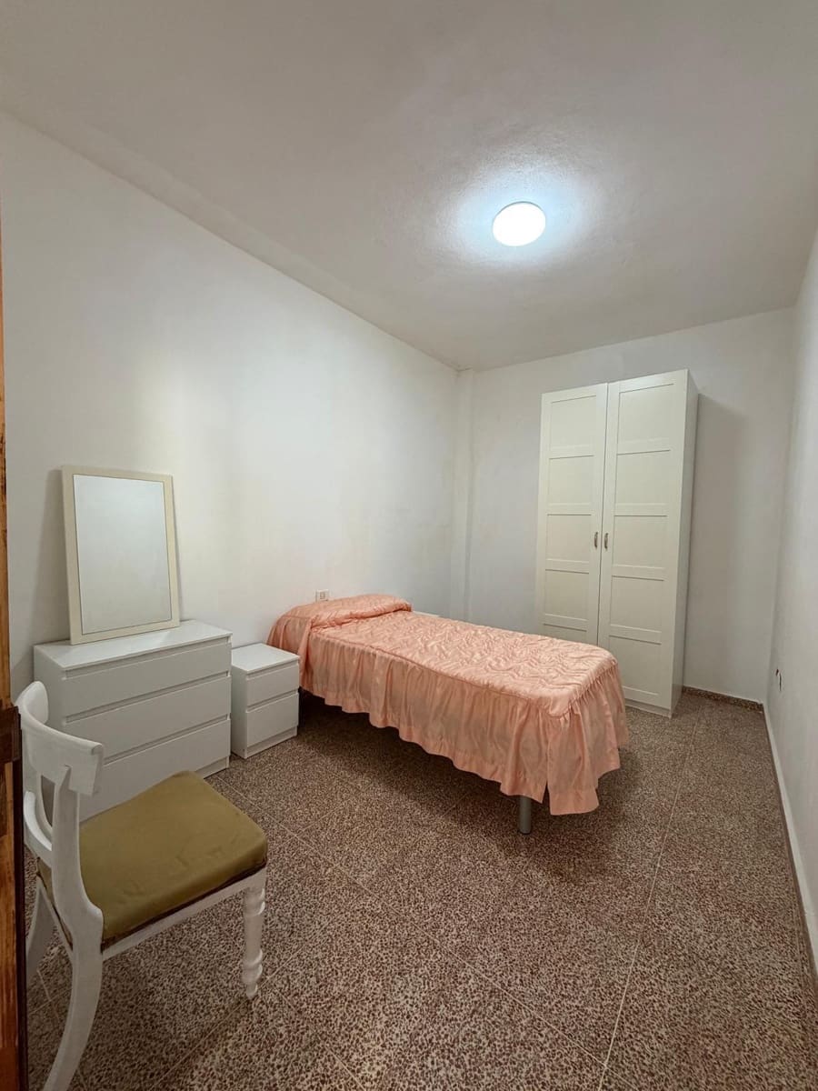 6 chambre Villa/Maison Semi-Mitoyenne à vendre à Santa Cruz de Tenerife avec garage - 450 000 € (Ref: 9677493)